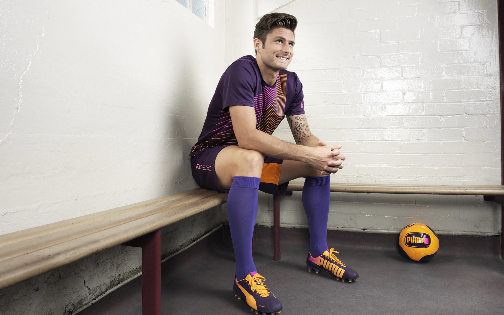 开云体育app官网-“武汉马拉松：选手们挑战极限，拼尽全力冲刺”